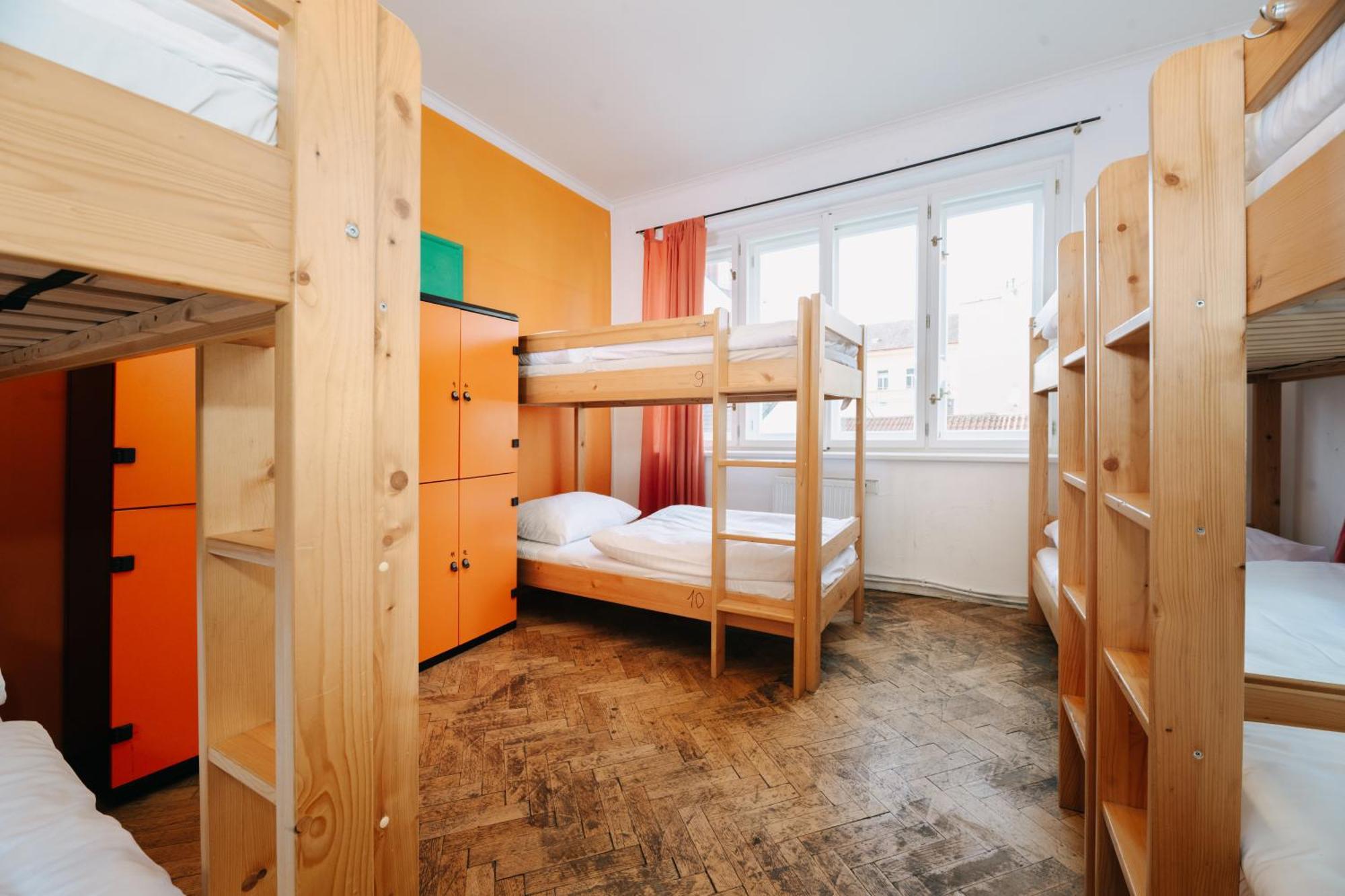 Benedikt City Center Hostel Prag Eksteriør billede