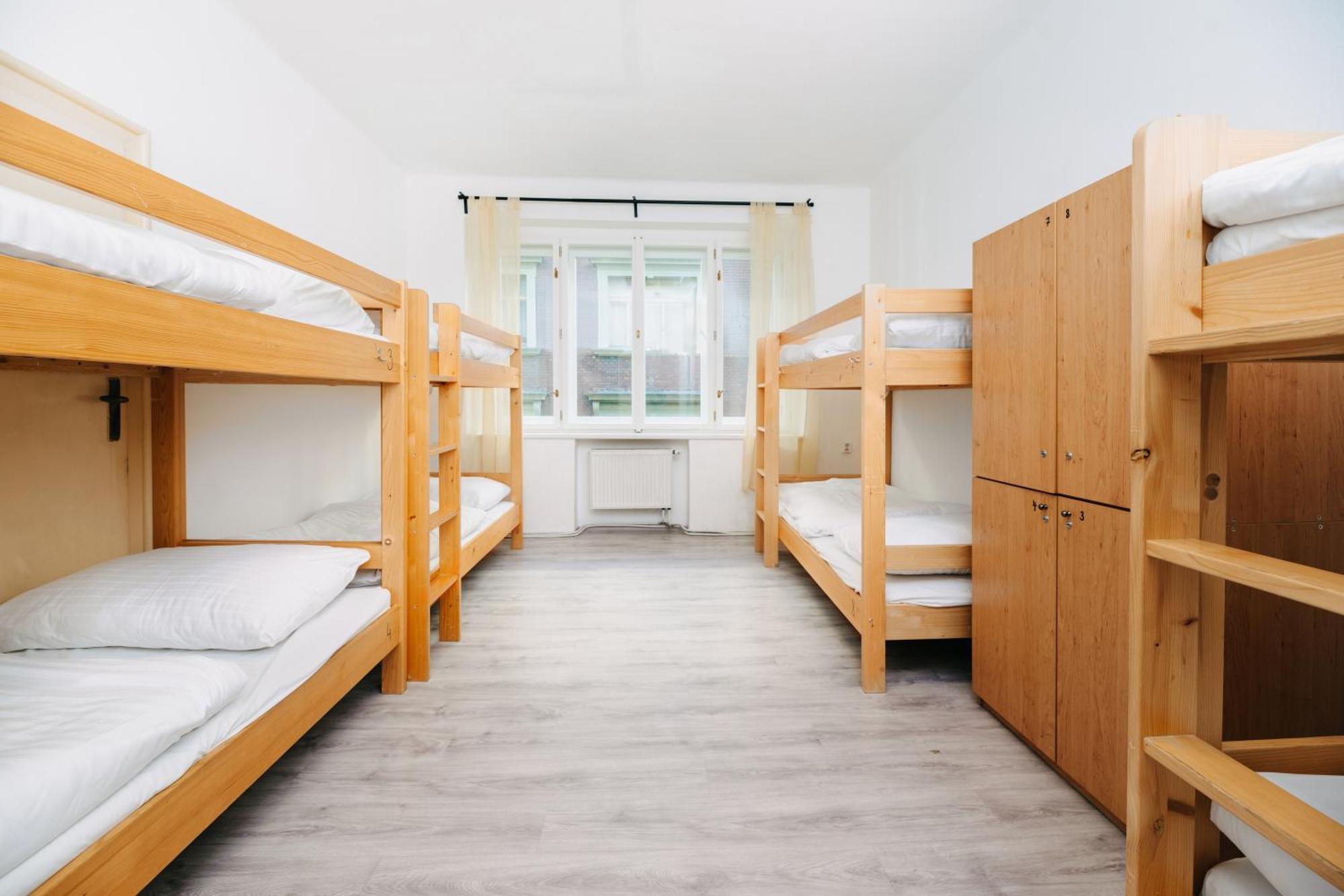 Benedikt City Center Hostel Prag Eksteriør billede