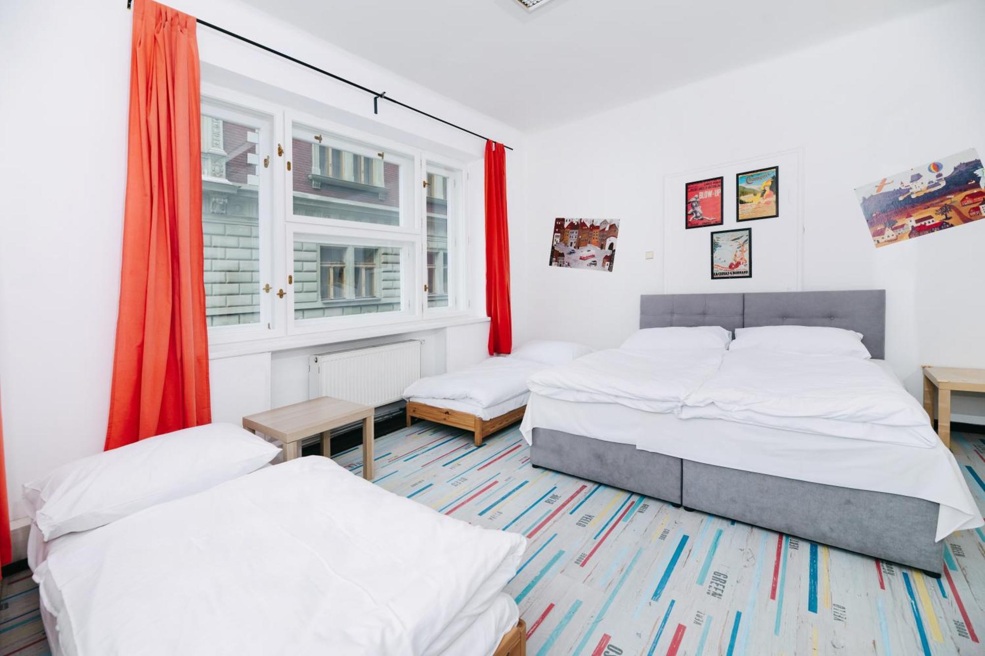 Benedikt City Center Hostel Prag Eksteriør billede